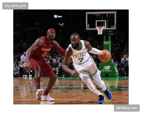 凯尔特人主场击败活塞 双探花合砍55分